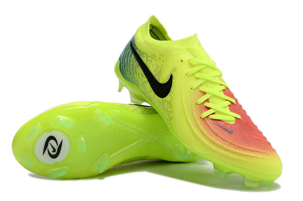 Nike Phantom Luna 2 Elite Turf Football Boots + Exclusive Gifts