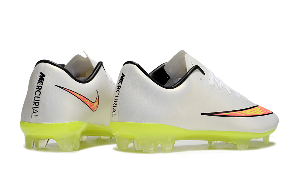 Nike Mercurial Vapor 10 Elite Football Boots + Exclusive Gifts
