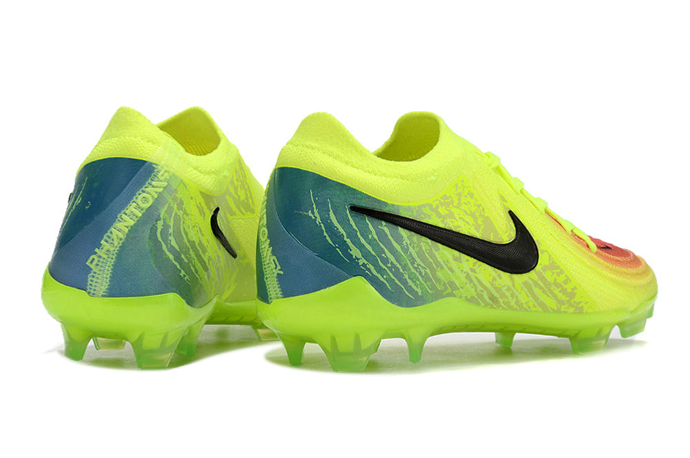 Nike Phantom Luna 2 Elite Turf Football Boots + Exclusive Gifts