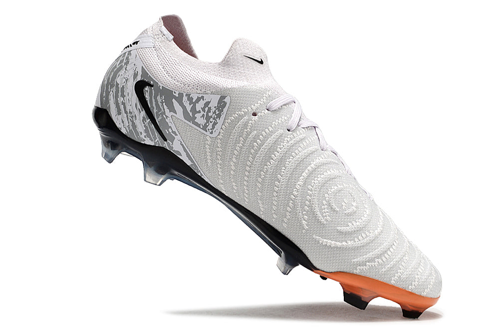 Nike Phantom Luna 2 Elite Turf Football Boots + Exclusive Gifts
