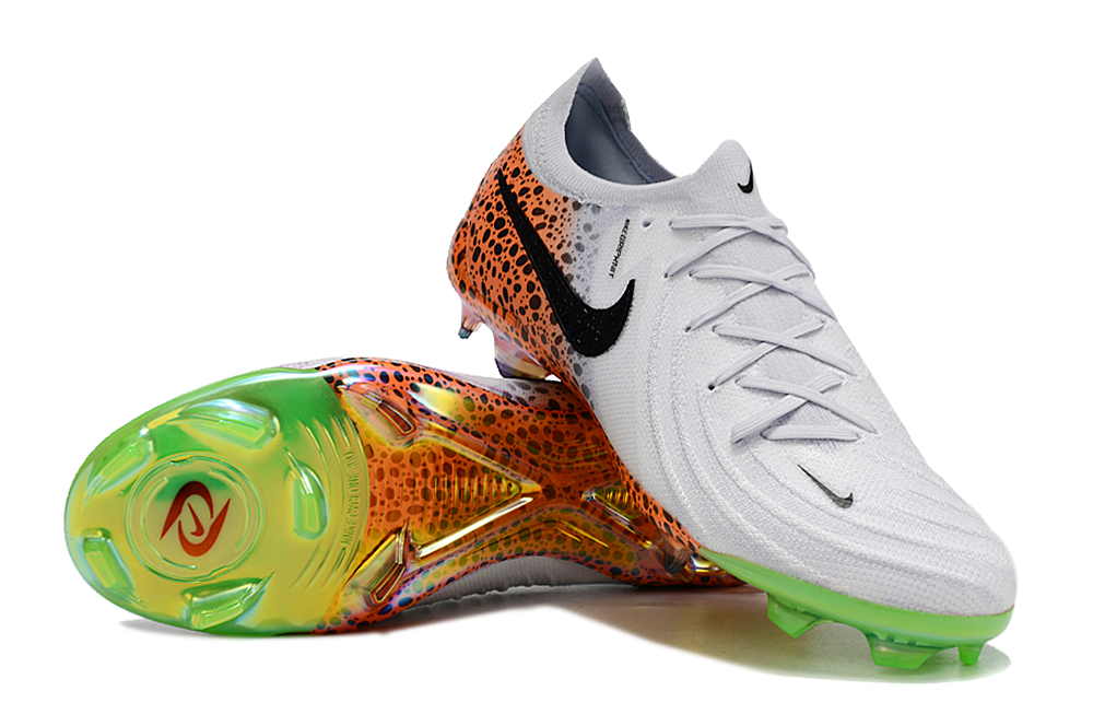 Nike Phantom Luna 2 Elite Turf Football Boots + Exclusive Gifts