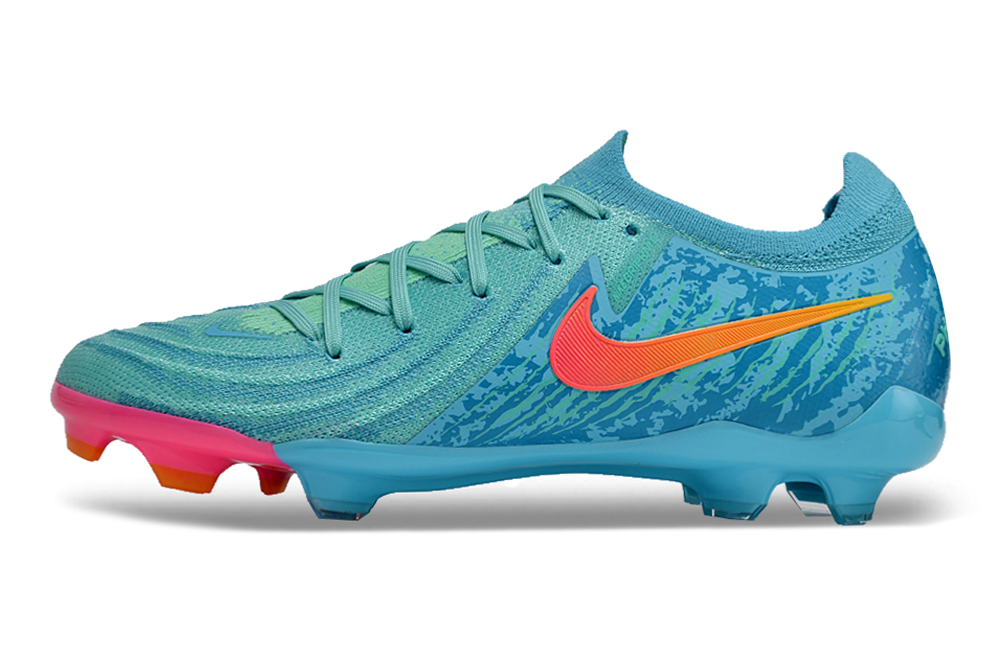 Nike Phantom Luna 2 Elite Football Boots + Exclusive Gifts
